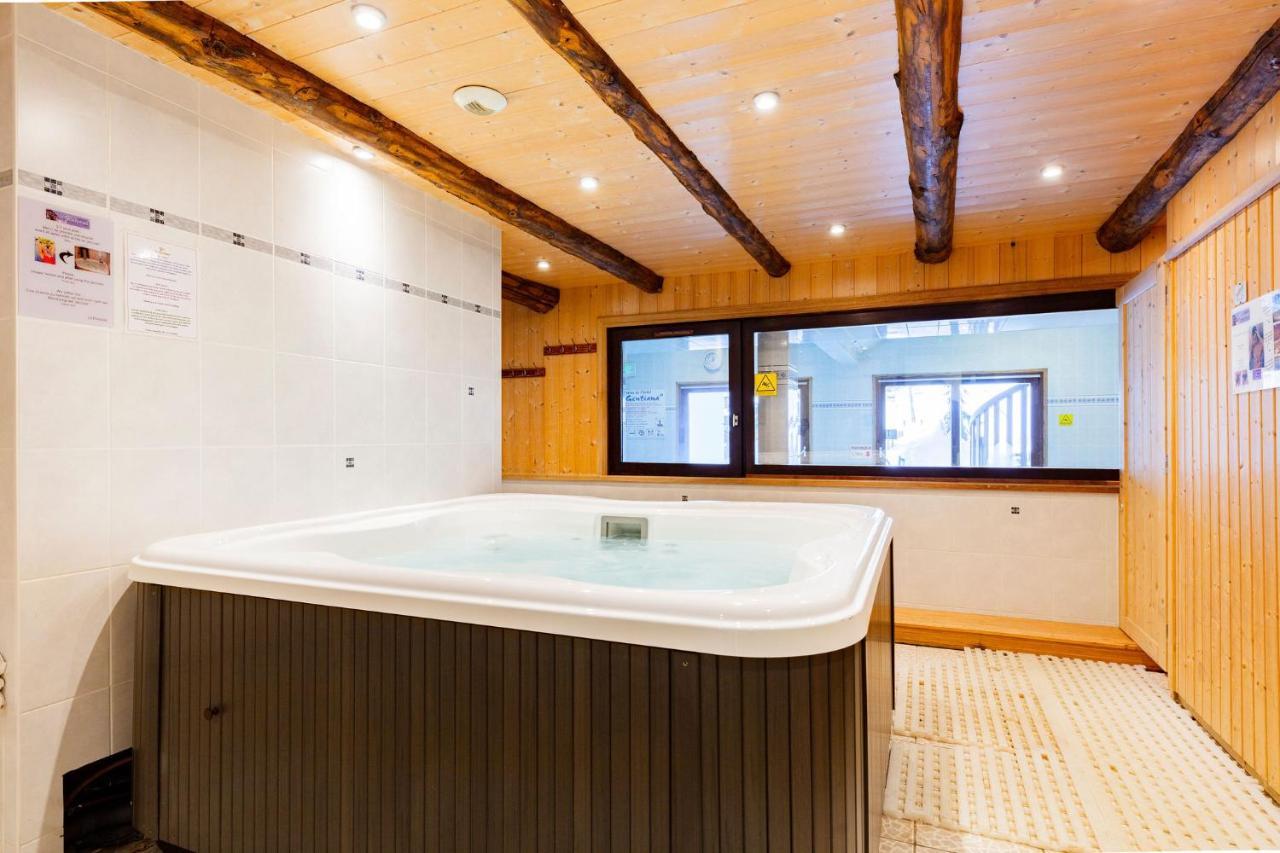 Hotel Le Gentiana Tignes Exteriör bild